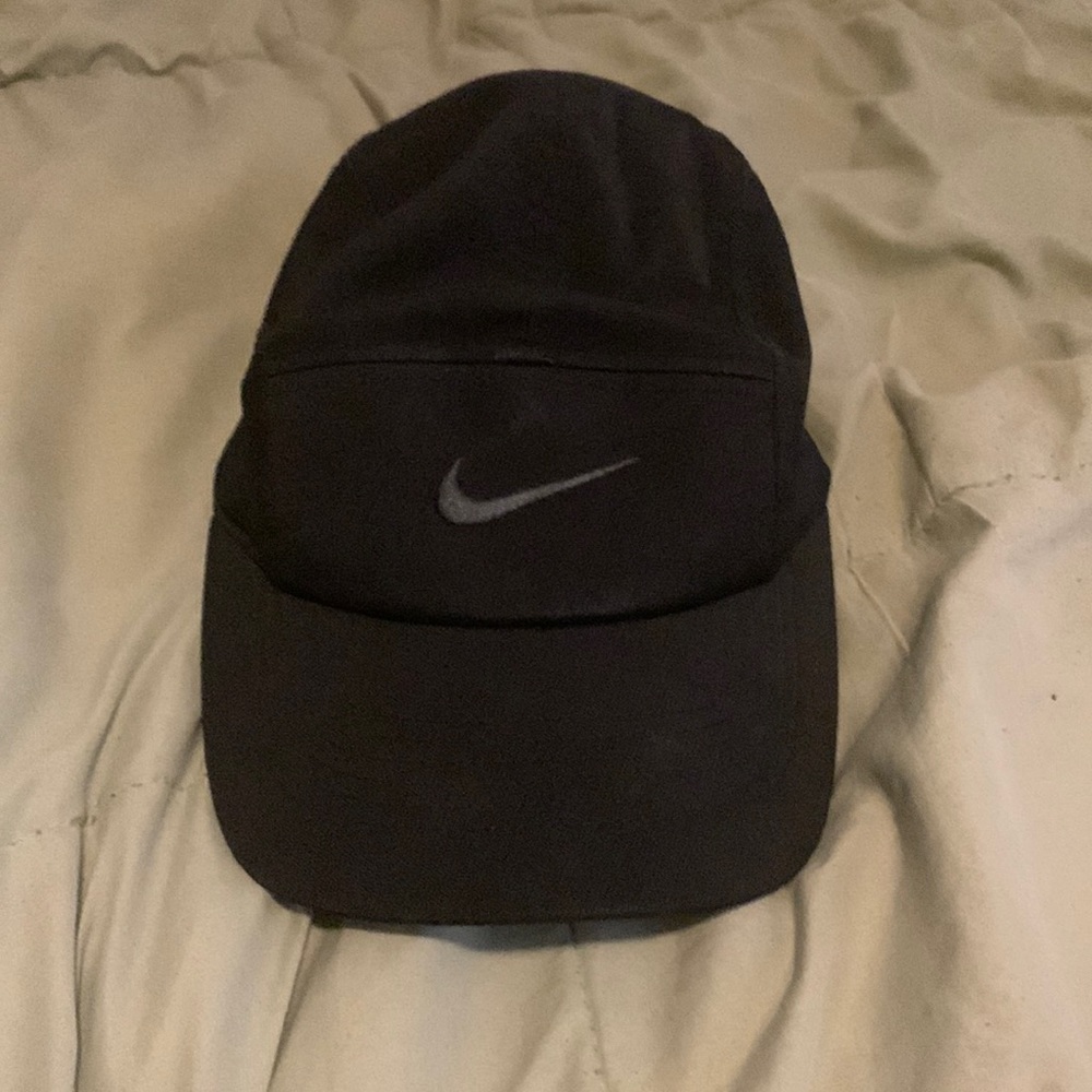 Black adjustable Nike hat